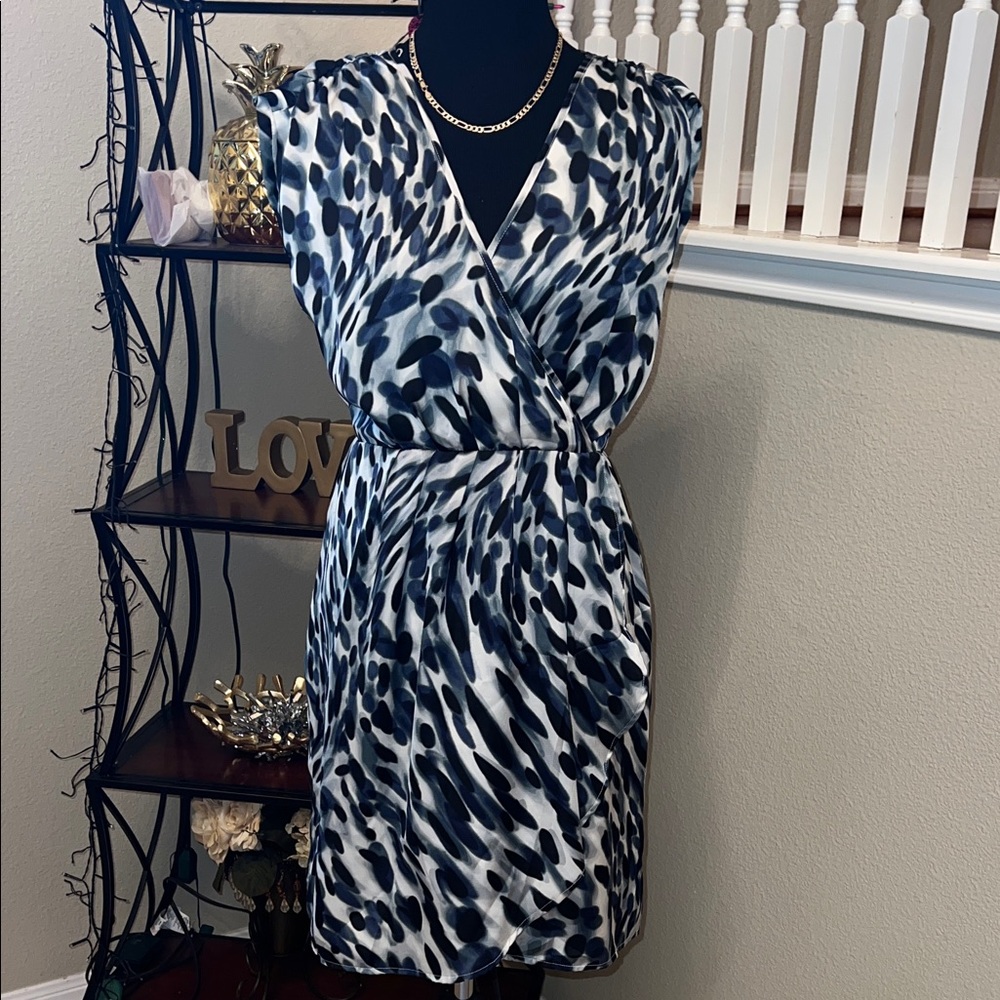 Jennifer Lopez Black and White Abstract Dress